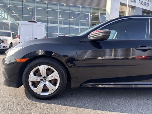 Used 2017 Honda Civic LX image 9