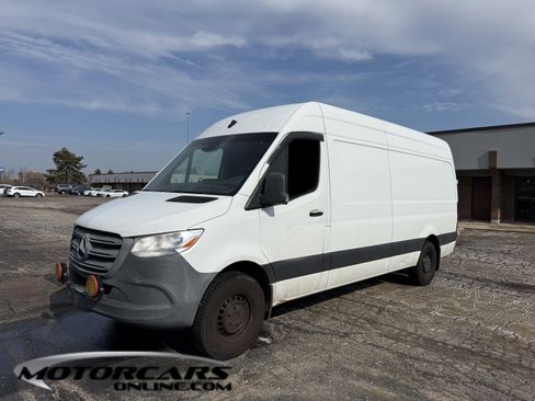Used 2020 Mercedes-Benz Sprinter 2500 image 1