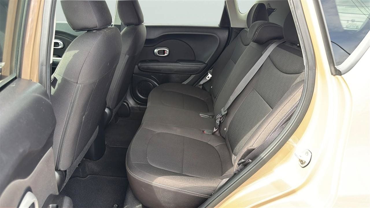Used 2016 Kia Soul FWD image 19