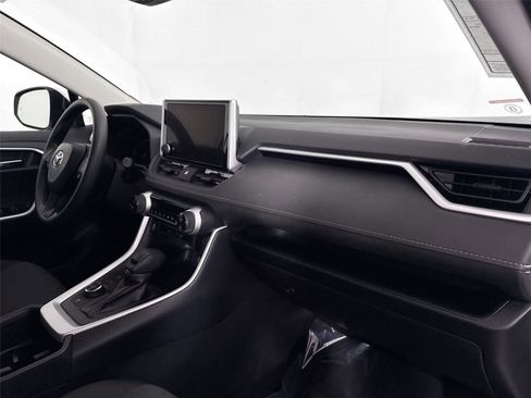 Certified 2025 Toyota RAV4 XLE image 40