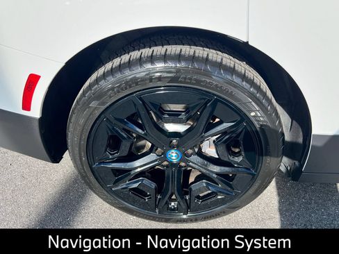 Used 2024 BMW iX xDrive50 w/ Convenience Package AWD/4WD image 11