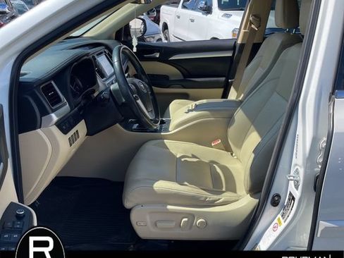 Used 2017 Toyota Highlander XLE w/ Protection Package #3 AWD/4WD image 11