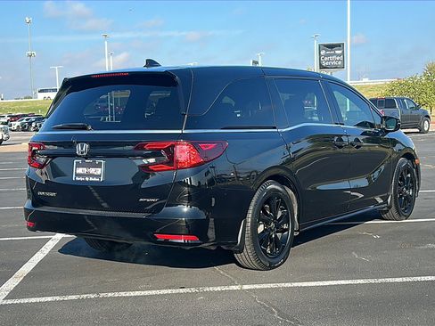 Used 2023 Honda Odyssey Sport image 8
