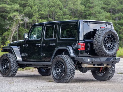 Used 2018 Jeep Wrangler Unlimited Sahara w/ Quick Order Package 24M Moab AWD/4WD image 9