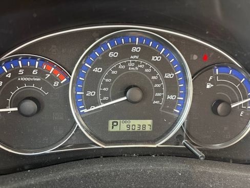 Used 2011 Subaru Forester 2.5X Premium w/ All-Weather Pkg AWD/4WD image 8