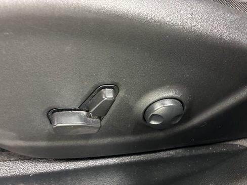 Used 2023 Jeep Cherokee Altitude Lux image 10