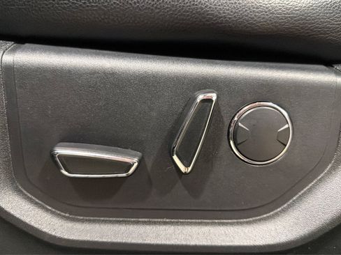 Used 2018 Ford F150 Lariat w/ Equipment Group 502A Luxury AWD/4WD image 19