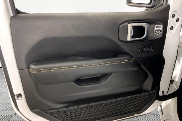 Used 2026 Jeep Wrangler Unlimited Sahara AWD/4WD image 18