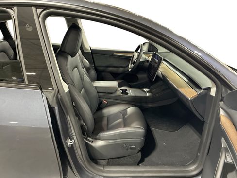 Certified 2023 Tesla Model Y Long Range AWD/4WD image 13