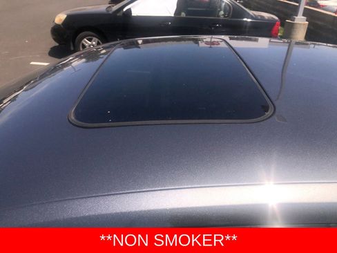 Used 2021 Volkswagen Passat 2.0T SE FWD image 2