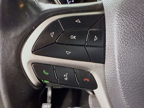 Used 2019 Jeep Grand Cherokee Altitude image 14