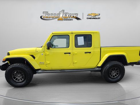 Used 2023 Jeep Gladiator Overland w/ Trailer Tow Package AWD/4WD image 5