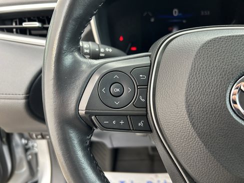 Certified 2022 Toyota Corolla Cross XLE image 22