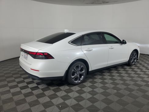 Certified 2023 Honda Accord EX image 4