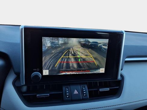 Used 2023 Toyota RAV4 XLE Premium image 20