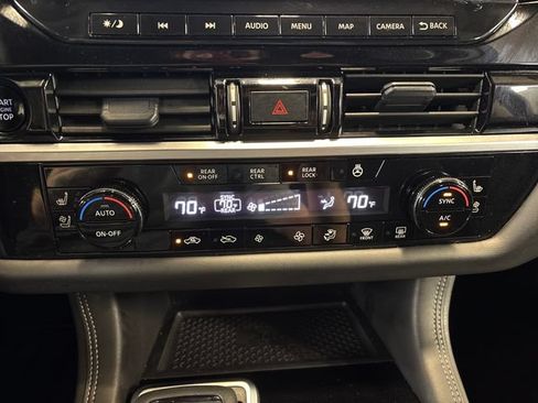 Certified 2025 Nissan Pathfinder Platinum w/ Cargo Package FWD image 18