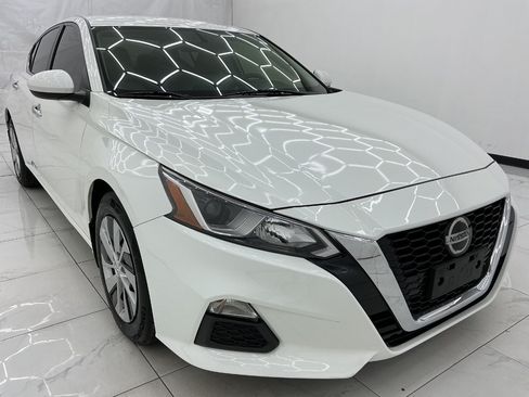 Used 2019 Nissan Altima 2.5 S FWD image 3