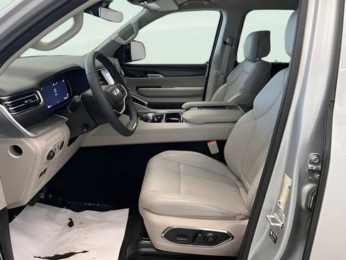 Used 2023 Jeep Wagoneer Series II w/ Flexible Seating Group image 22