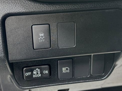 Used 2020 Toyota Tacoma SR5 AWD/4WD image 11