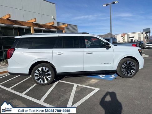 Used 2025 Ford Expedition Max Platinum w/ Driver's Package image 8