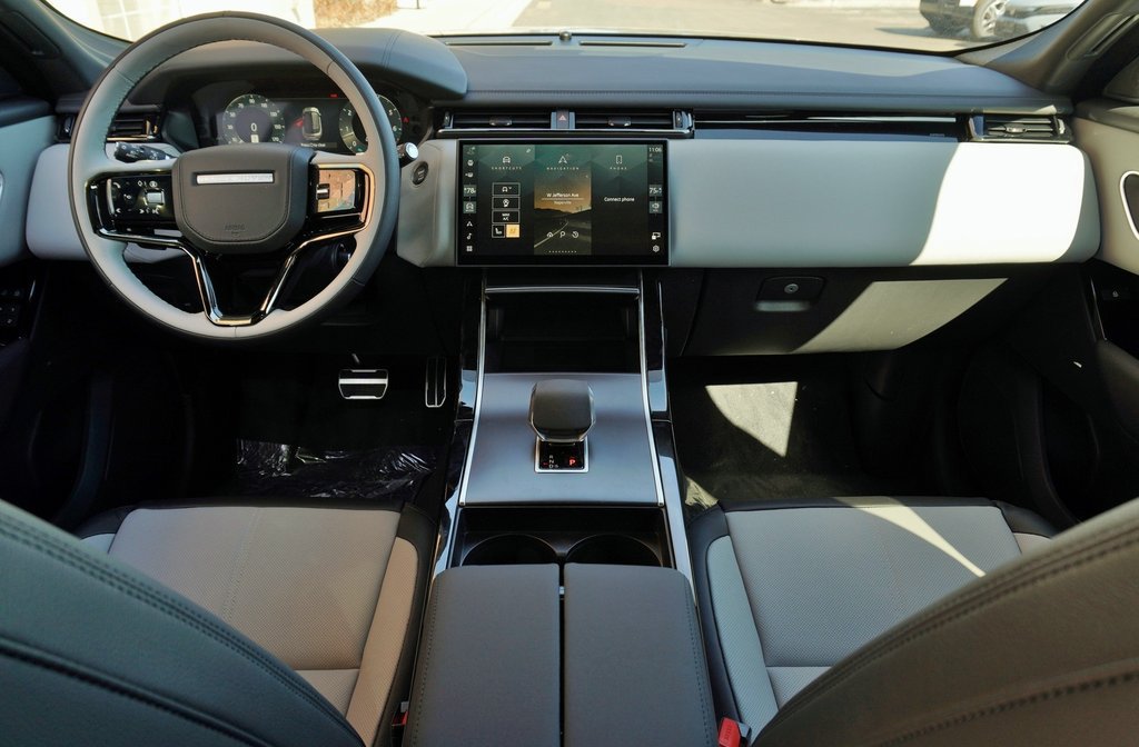 Used 2026 Land Rover Range Rover Velar Dynamic SE AWD/4WD image 9