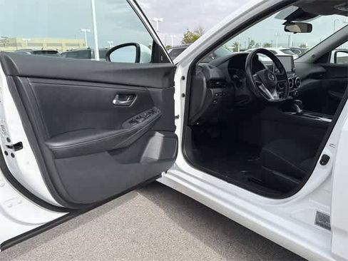 Used 2022 Nissan Sentra SV image 16