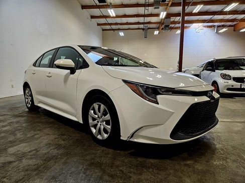 Used 2020 Toyota Corolla LE image 10