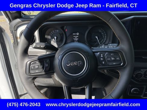Used 2024 Jeep Wrangler Unlimited w/ Convenience Group AWD/4WD image 31