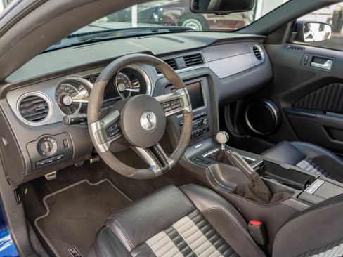 Used 2010 Ford Mustang Shelby GT500 RWD image 8