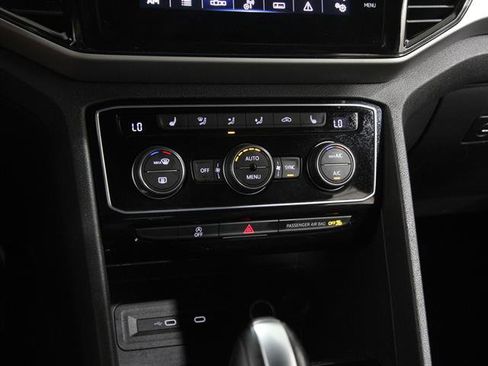 Certified 2023 Volkswagen Atlas Cross Sport SE image 13