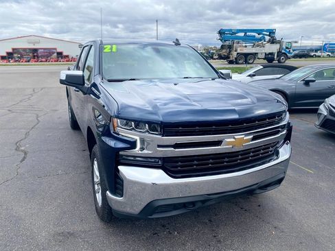 Used 2021 Chevrolet Silverado 1500 LT image 2