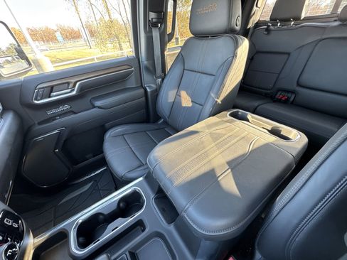 Used 2024 Chevrolet Silverado 1500 High Country w/ High Country Premium Package image 21