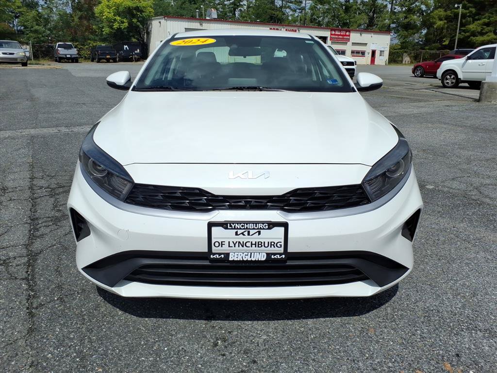 Used 2024 Kia Forte LXS w/ LXS Technology Package FWD image 9