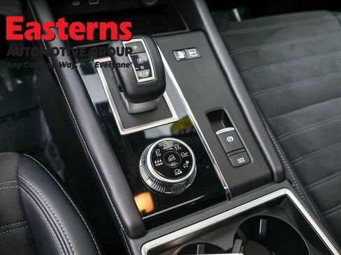 Used 2023 Mitsubishi Outlander SE image 13