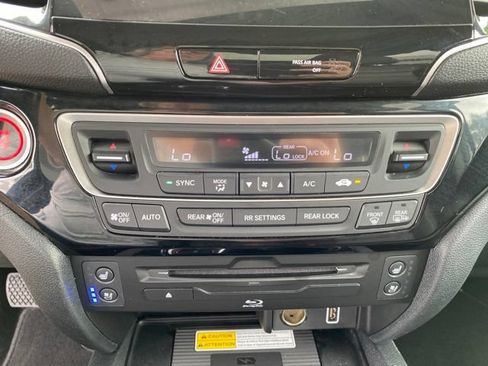 Used 2022 Honda Pilot Black Edition image 27