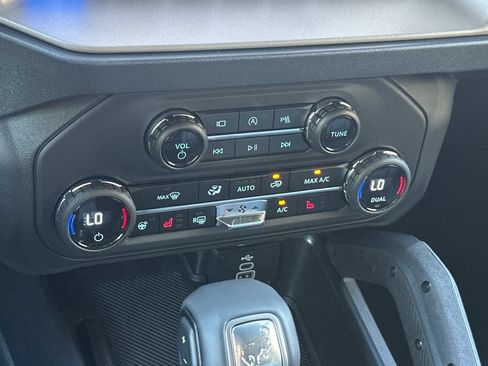 New 2026 Ford Bronco Outer Banks w/ Sasquatch Package AWD/4WD image 21