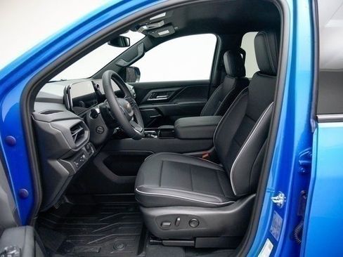 New 2025 Chevrolet Silverado EV LT image 23