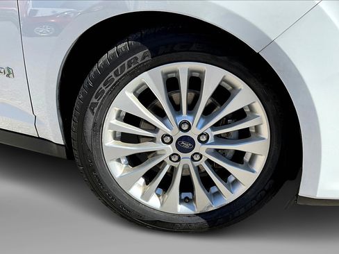 Used 2017 Ford C-MAX SE image 9