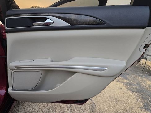 Used 2016 Lincoln MKZ image 25