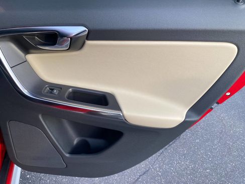 Used 2012 Volvo XC60 T6 R-Design Platinum image 27