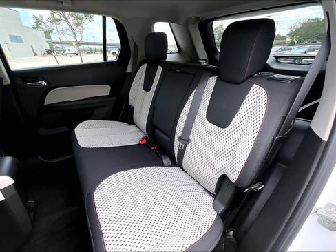 Used 2015 GMC Terrain SLE image 17