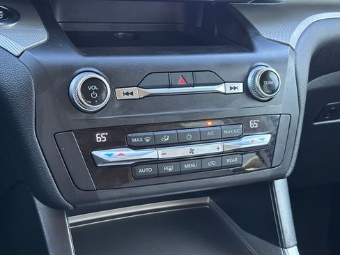 Used 2020 Ford Explorer XLT w/ Equipment Group 202A image 22