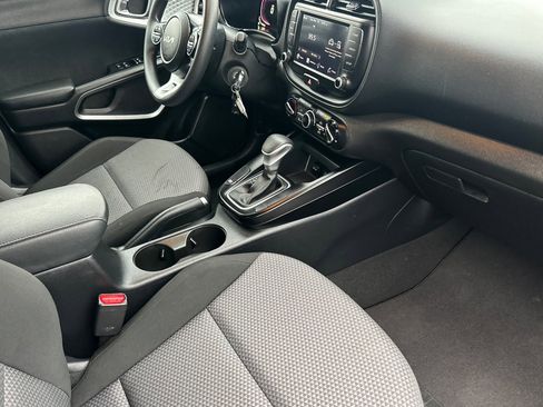 Used 2024 Kia Soul LX w/ Option Group 015 image 17