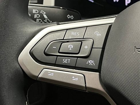 Used 2023 Volkswagen Atlas SEL image 28