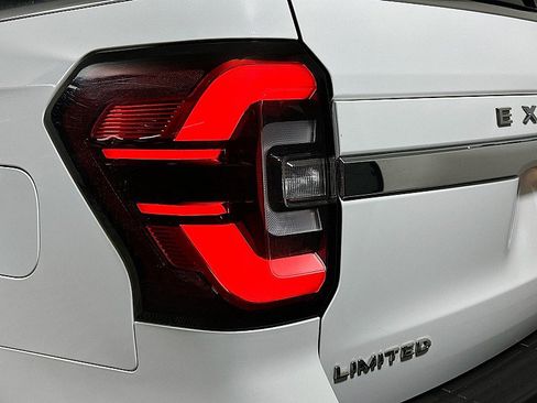 Used 2023 Ford Expedition Limited image 37