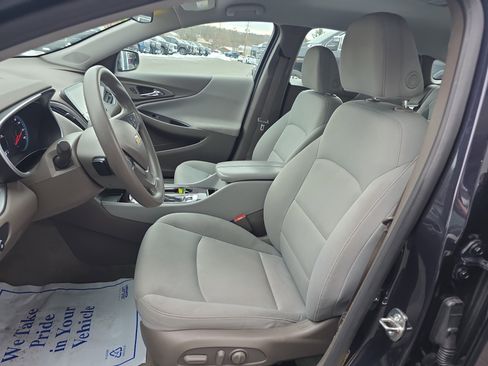 Used 2023 Chevrolet Malibu LT image 2