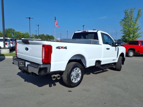 Used 2023 Ford F350 XLT image 3