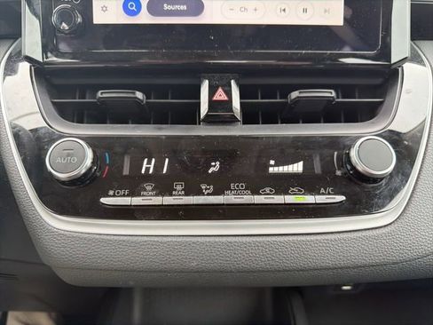 Used 2024 Toyota Corolla LE image 23