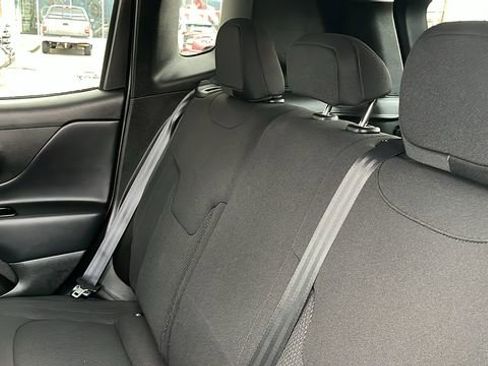 Used 2020 Jeep Renegade Altitude FWD image 18