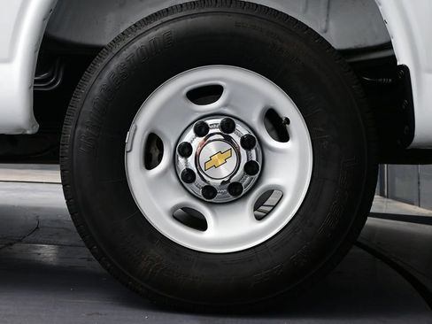 Used 2025 Chevrolet Express 3500 LT w/ LT Preferred Equipment Group RWD image 28